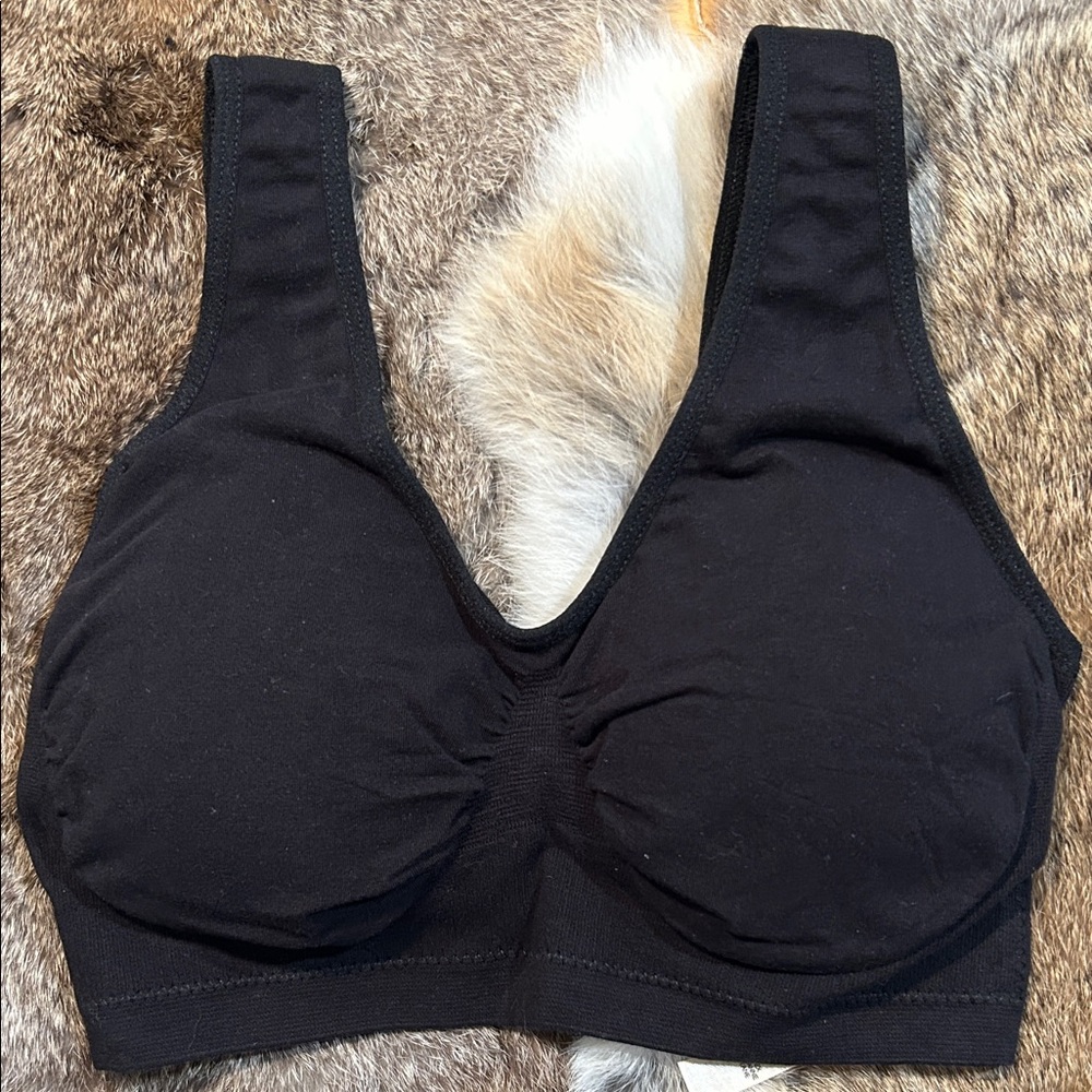 Chic Black Seamless Bra